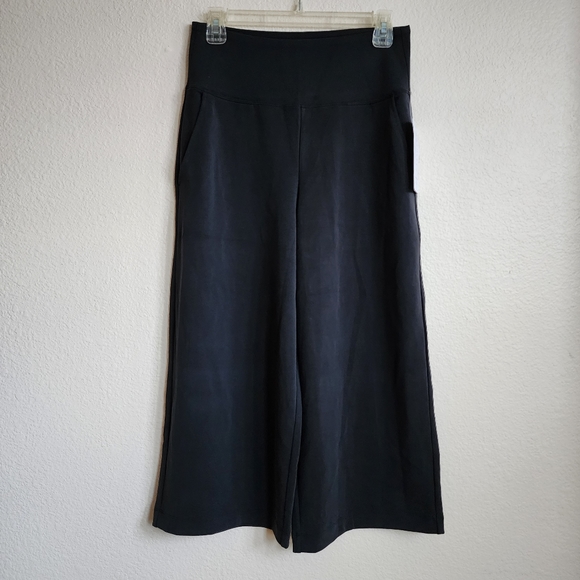 Athleta Seasoft Wide Crop Pant NWT Black - Picture 3 of 8